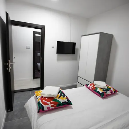 Trio Apartment
