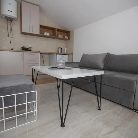 Trio Apartment