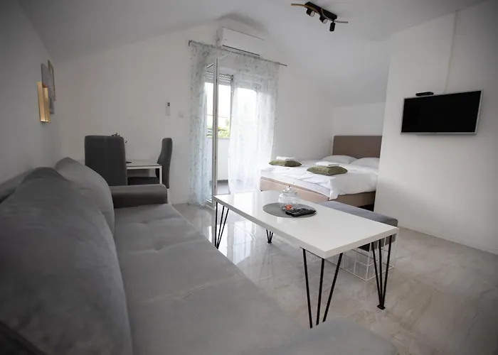 Trio شقة تريبينيي