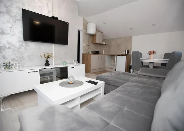 Trio تريبينيي